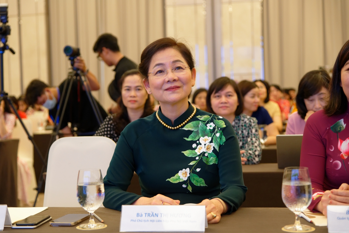 Bà Trần Thị Hương, Phó Chủ tịch Hội Liên hiệp Phụ nữ Việt Nam