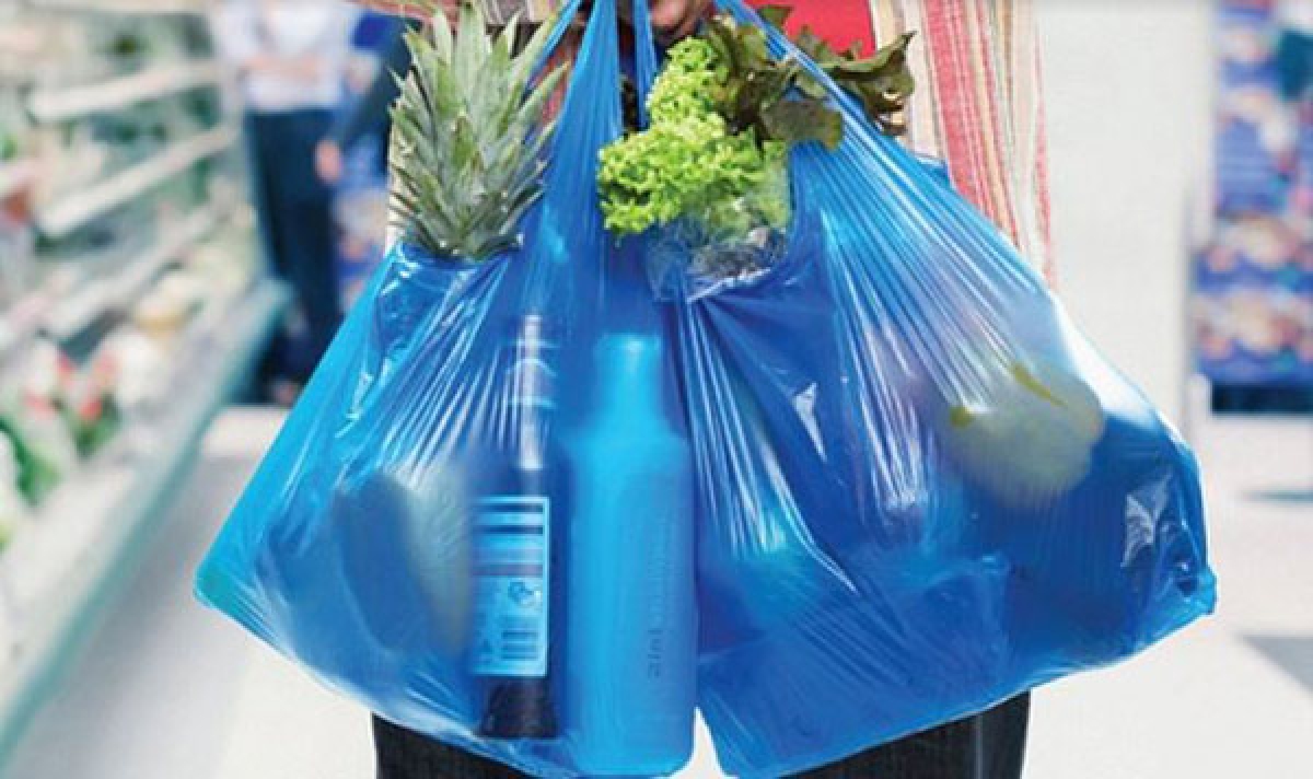 Xã hội tiêu dùng nhanh và xác lập "Kỷ Đồ nhựa"