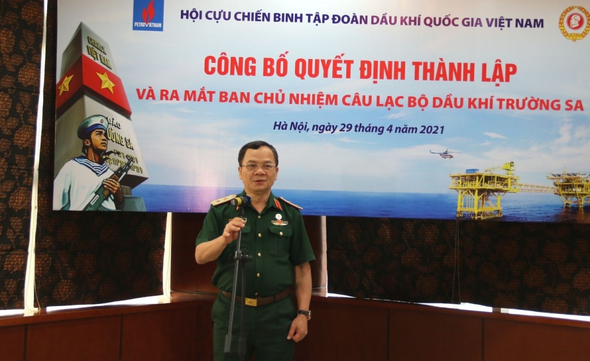 Trung tướng Khuất Việt Dũng khẳng định tầm quan trọng của CLB Dầu khí Trường Sa 