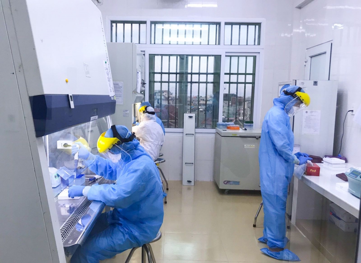 Vận hành hệ thống xét nghiệm các trường hợp nghi nhiễm Covid-19 tại Trung tâm Kiểm soát bệnh tật tỉnh Thái Bình