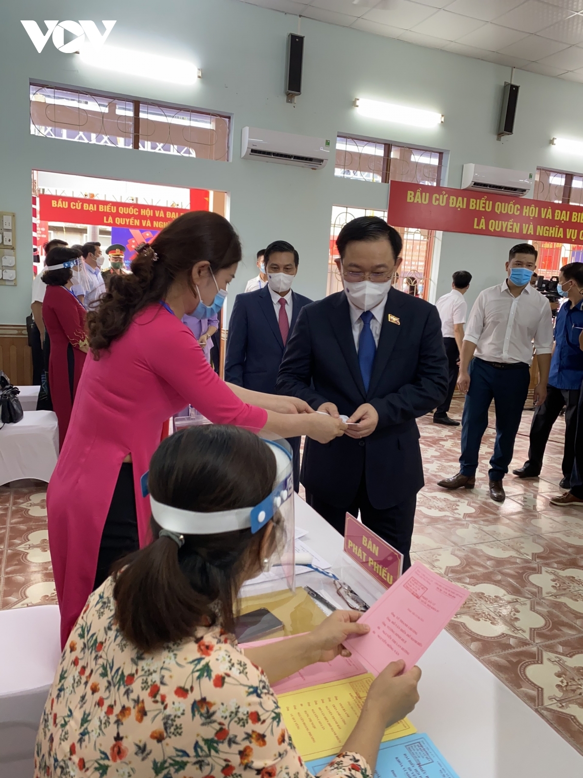 Chủ tịch Quốc hội Vương Đình Huệ tham gia bầu cử tại huyện An Lão, TP Hải Phòng
