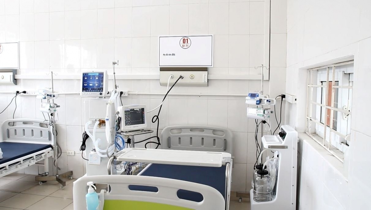 Phòng điều trị ca bệnh nặng với đầy đủ oxy, khí nén và hệ thống hút trung tâm