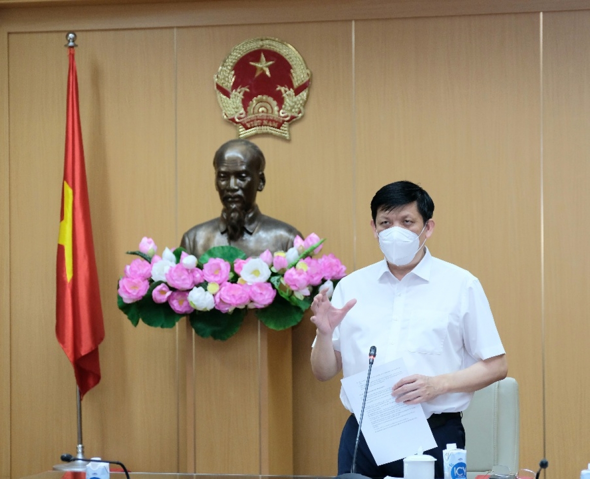 GS.TS Nguyễn Thanh Long- Bộ trưởng Bộ Y tế nhấn mạnh chiến dịch tiêm chủng quốc gia vắc xin phòng COVID-19 lần này có nhiều điểm đặc trưng và Bộ Y tế luôn đặt vấn đề an toàn tiêm chủng lên hàng đầu
