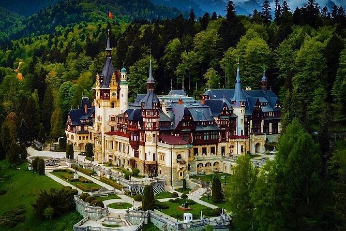 Cung điện Peles là niềm tự hào của Romania trong thế kỷ 19