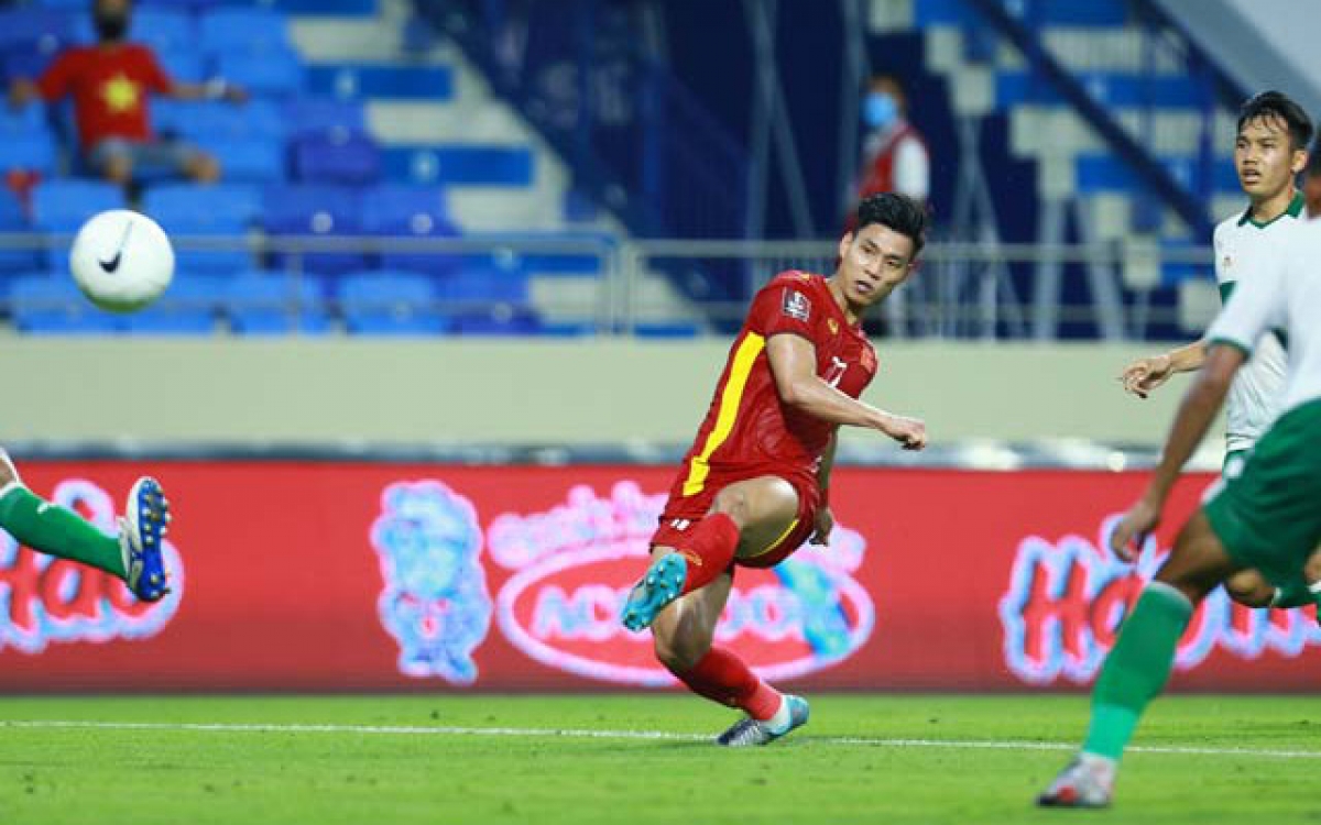 Văn Thanh ấn định chiến thắng 4-0 cho tuyển Việt Nam