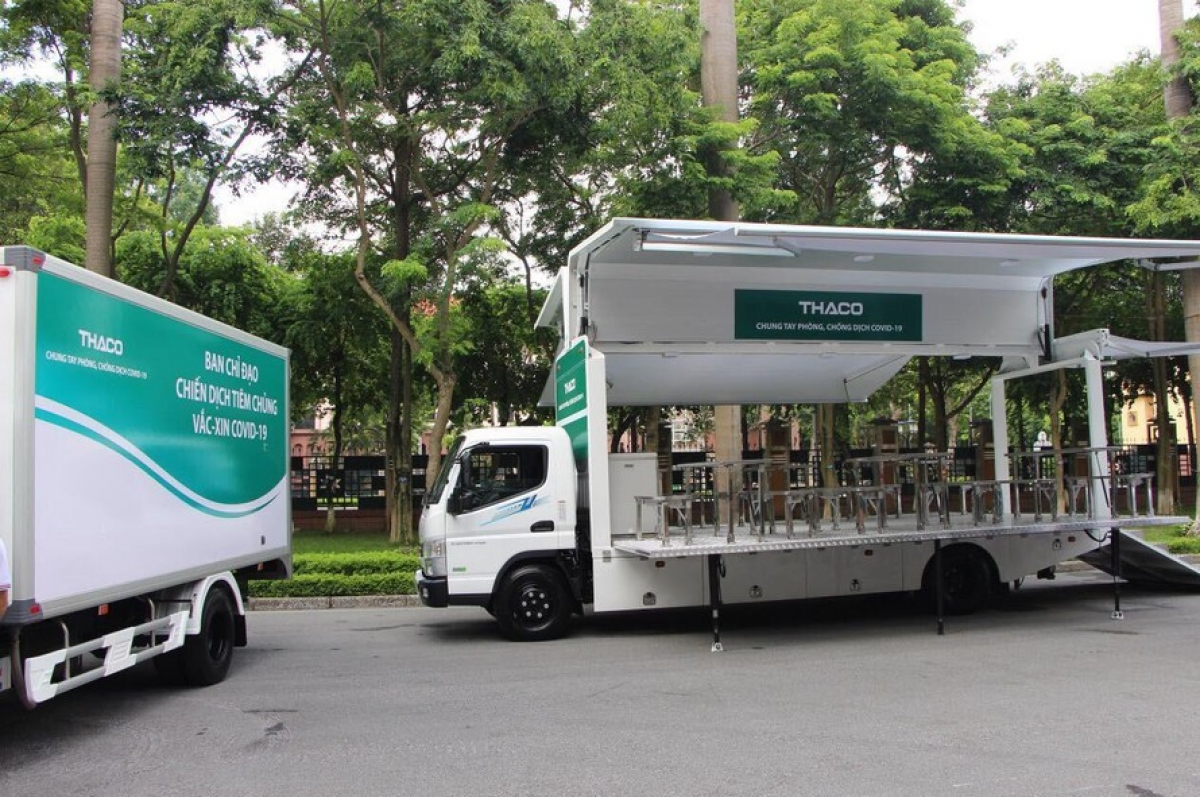 Xe tiêm lưu động do Thaco thiết kế và tặng Bộ Y tế