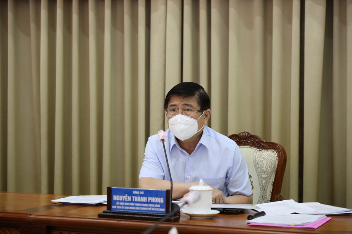 Ông Nguyễn Thành Phong phát biểu tại cuộc họp
