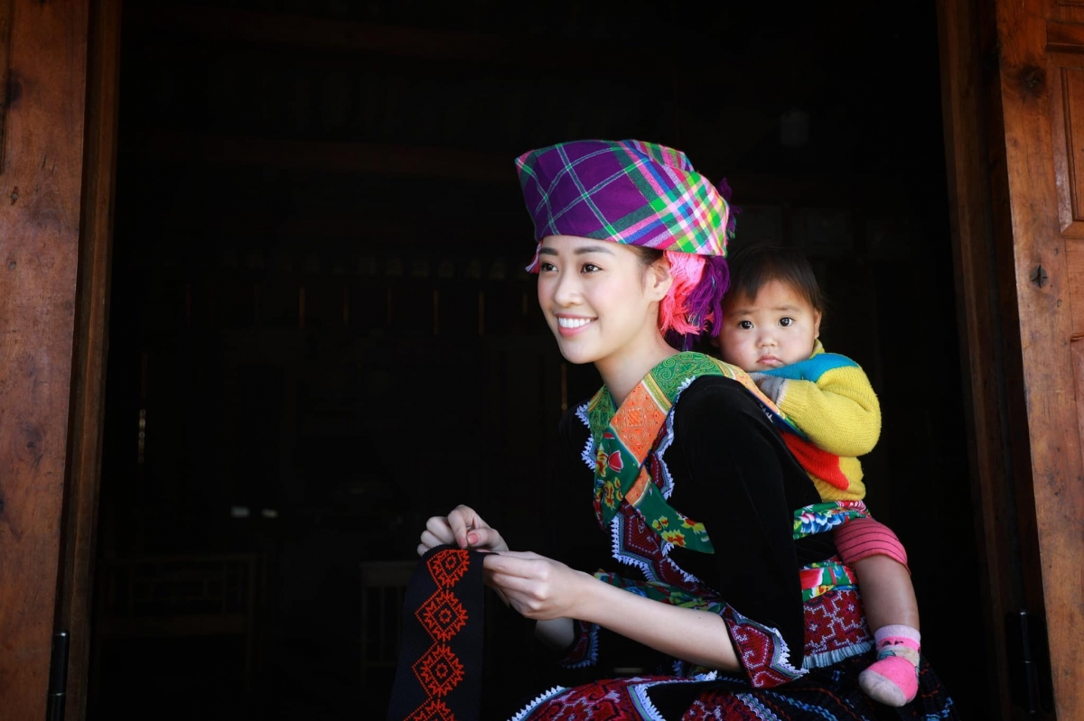 Hoa hậu hoàn vũ Việt Nam Nguyễn Trần Khánh Vân vừa tung bộ ảnh trong trang phục truyền thống của đồng bào dân tộc H'Mông. Ảnh: FBNV