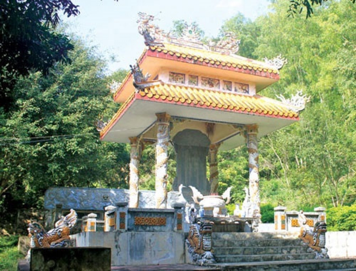 Lăng Trường Nguyên, nơi an táng An Thanh hầu, Thái tể Nguyễn Kim tại núi Thiên Tôn, Hà Trung, Thanh Hóa