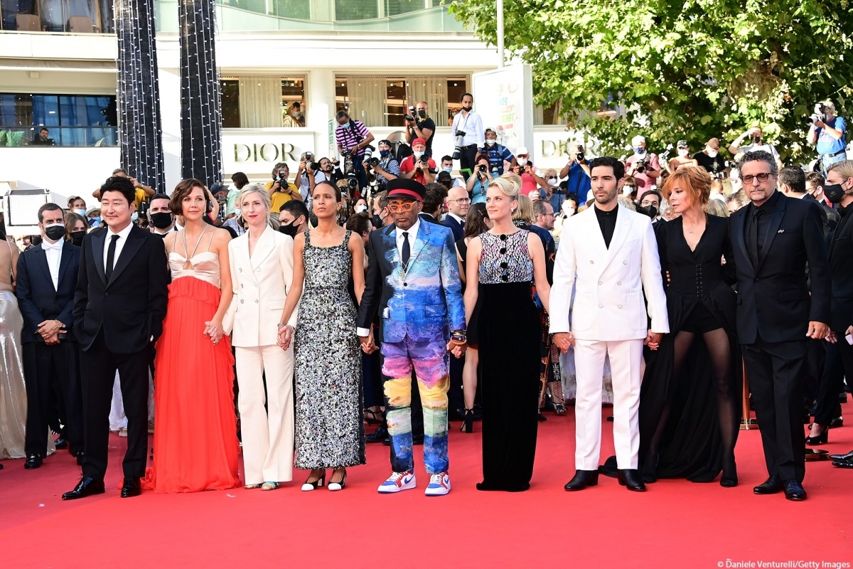 Các ngôi sao điện ảnh tề tựu trong lễ bế mạc LHP Cannes lần thứ 74. Ảnh: Gettyimages