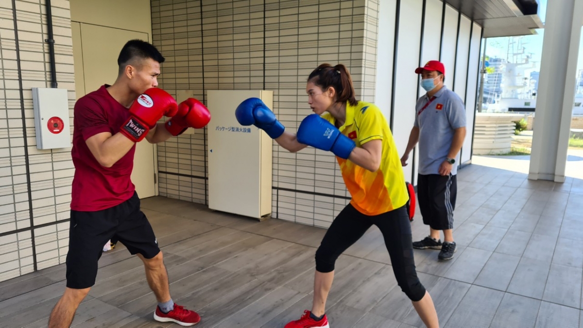 Hai võ sĩ boxing Nguyễn Thị Tâm và Nguyễn Văn Đương
