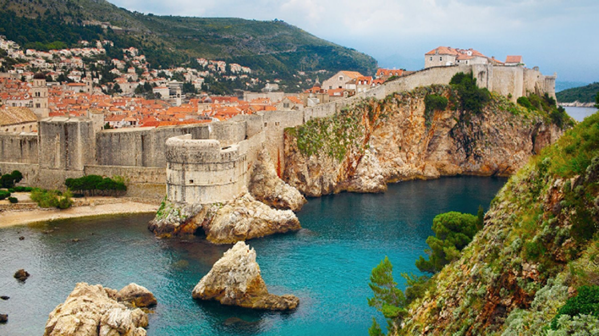 Thành phố Dubrovnik được mệnh danh là “Viên ngọc quí của vùng Adriatic”