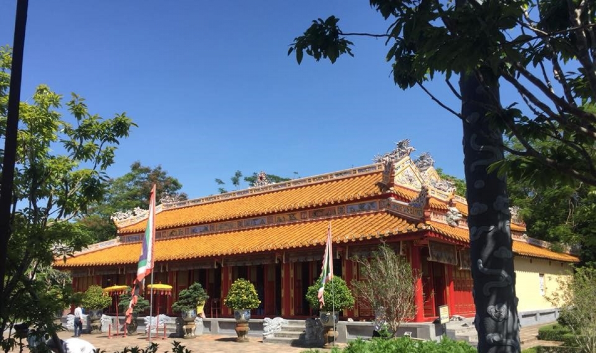 Triệu miếu tại Huế, nơi phối thờ thân phụ Nguyễn Kim, Triệu tổ Nguyễn Kim và Chúa Tiên Nguyễn Hoàng  