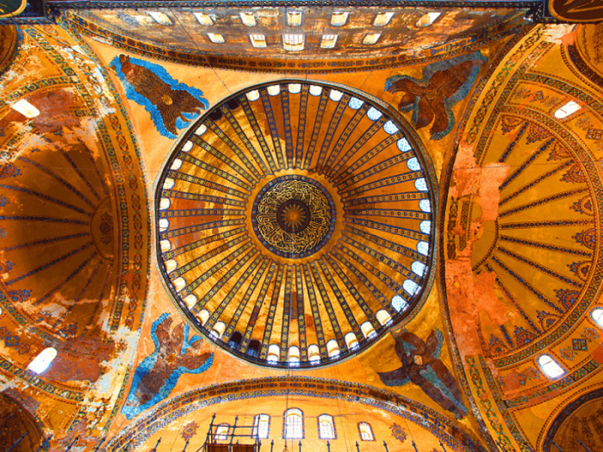 Mái vòm chạm trổ tuyệt đẹp của Hagia Sophia
