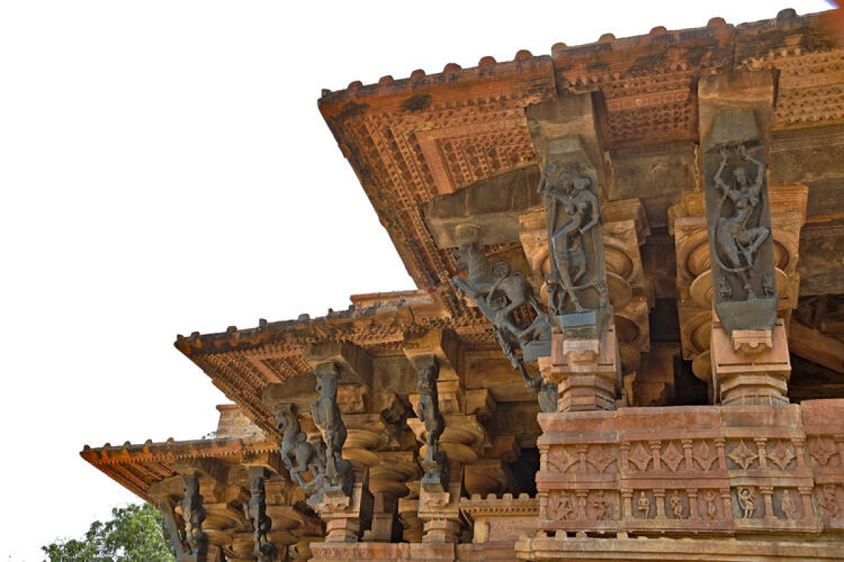 Các tượng điêu khắc ở Kakatiya Rudreshwara có chất lượng nghệ thuật cao
