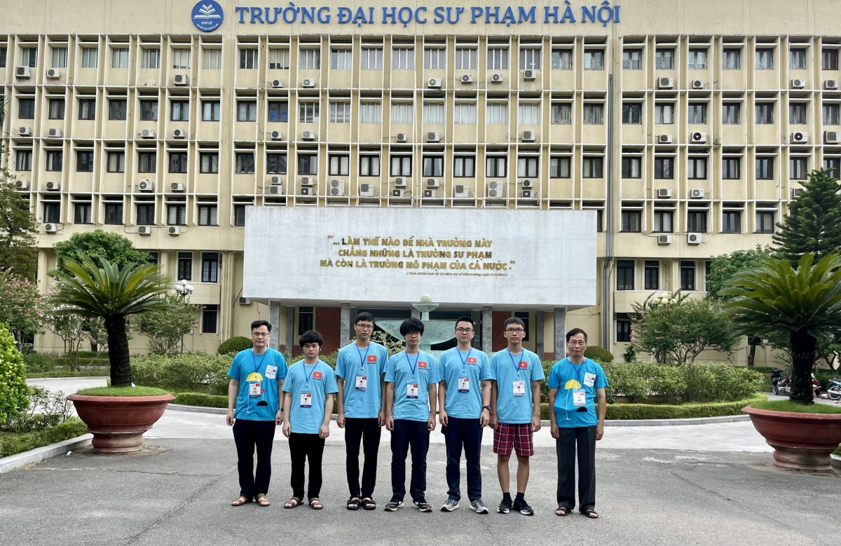 Cả 5/5 học sinh Việt Nam đều đoạt Huy chương tại Kỳ thi Olympic Vật lý quốc tế năm 2021
