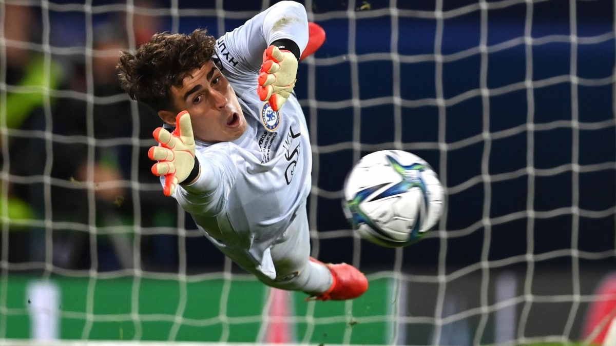 Thủ môn Kepa xuất sắc cản phá hai quả penalty của các cầu thủ Villarreal (Ảnh: Internet)