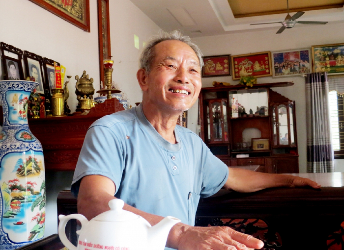 Ông Nguyễn Duy Duân trích từ tiền trợ cấp hằng tháng của mình 1 triệu đồng để ủng hộ