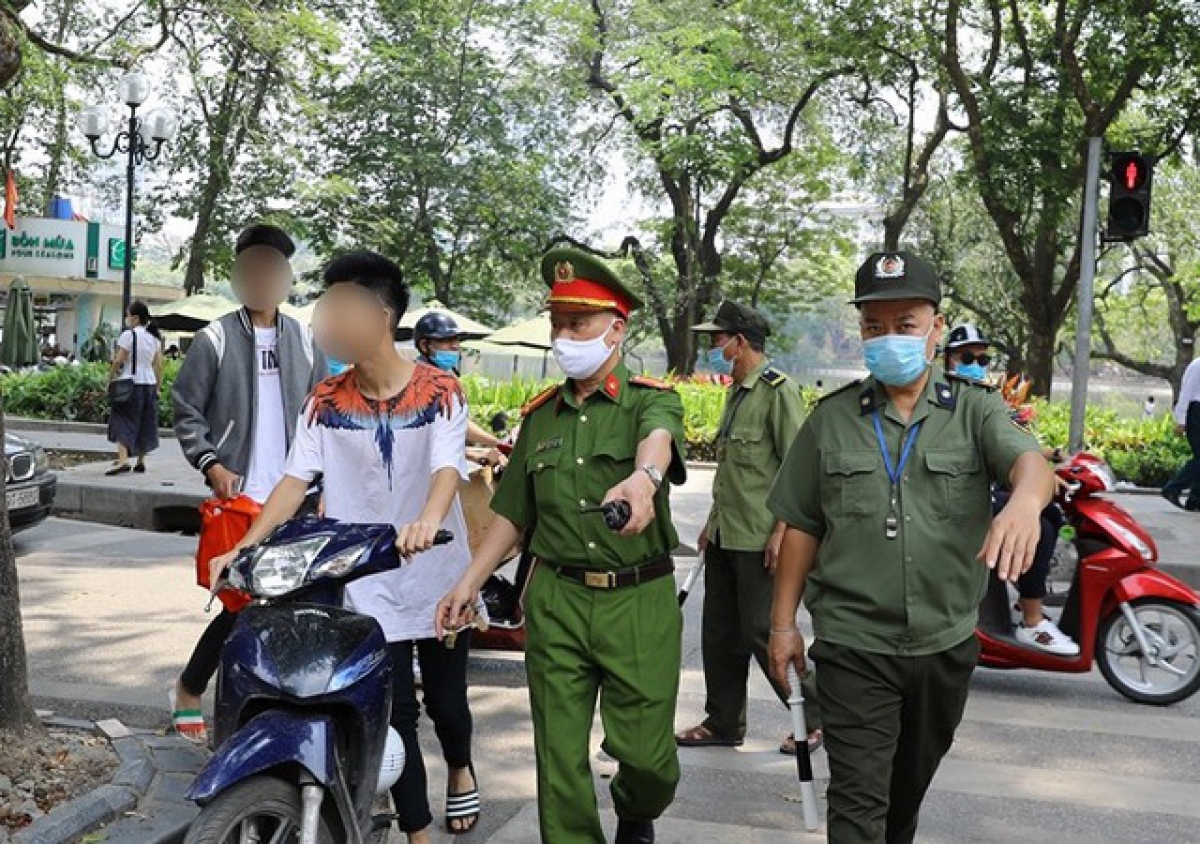Hà Nội xử phạt người vi phạm quy định phòng chống dịch Covid-19
