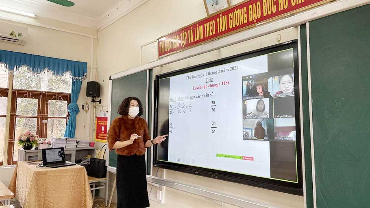 Một trong những nhiệm vụ quan trọng của năm học 2021-2022 đối với bậc Tiểu học là phải xây dựng được kho học liệu điện tử phong phú, phù hợp sẵn sàng cho việc tổ chức dạy học trực tuyến, dạy học trên truyền hình