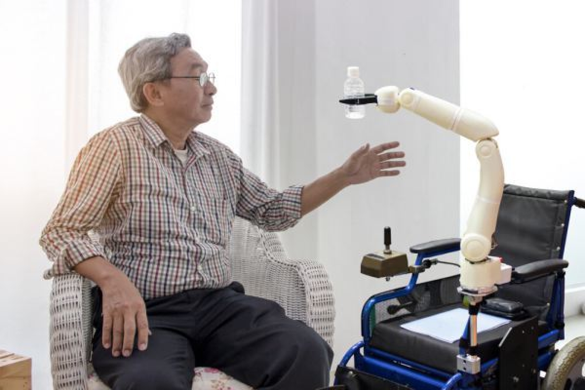 Công nghệ trí tuệ nhân tạo không ngừng được cải tiến để tối ưu hóa việc phục vụ người cao tuổi.