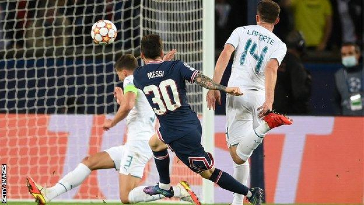 Messi ghi bàn thắng đầu tiên cho PSG (Ảnh: Getty Images)