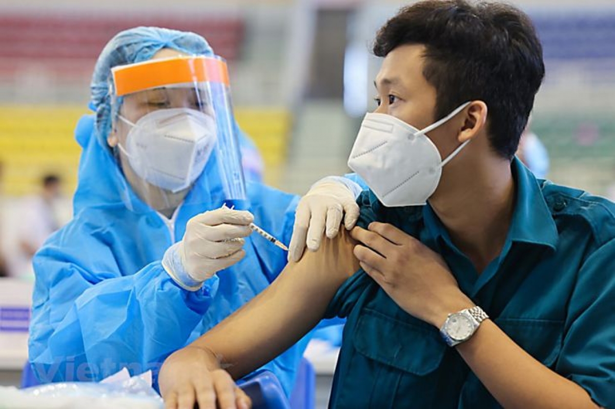 Bộ Y tế chính thức hướng dẫn những người đã tiêm mũi 1 bẳng vaccine Moderna có thể tiêm mũi 2 bằng vaccine Pfizer