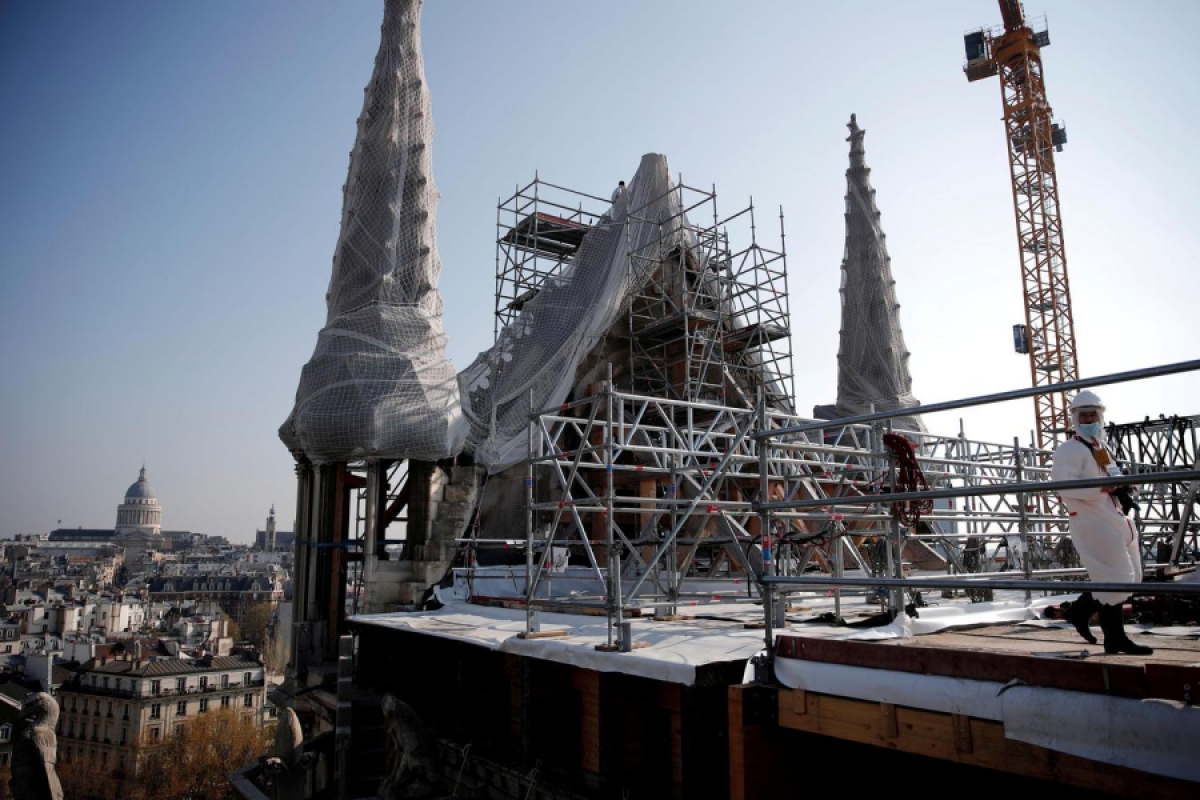 Quá trình trùng tu Nhà thờ Đức Bà Paris đang diễn ra theo kế hoạch, dự kiến sẽ kịp mở cửa trở lại vào năm 2024.