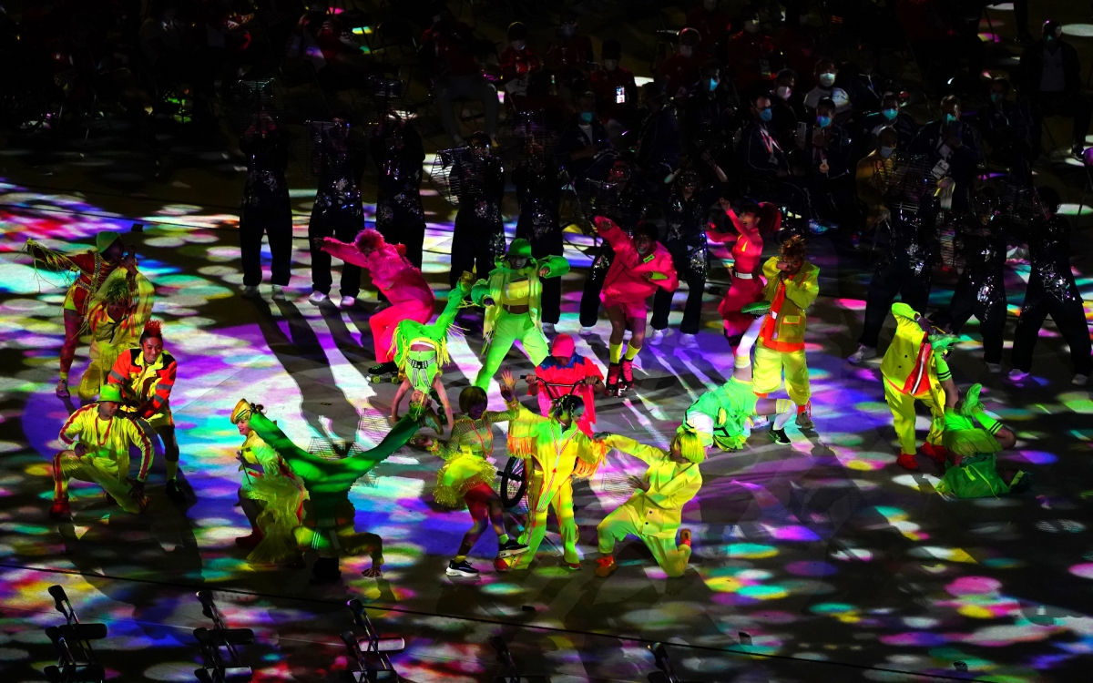 Lễ bế mạc Paralympic sôi động, rực rỡ sắc màu