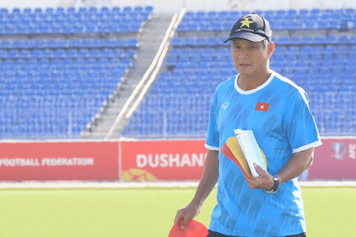 HLV Mai Đức Chung: Kỹ thuật chơi bóng của các cầu thủ Tajikistan chỉ ở mức trung bình