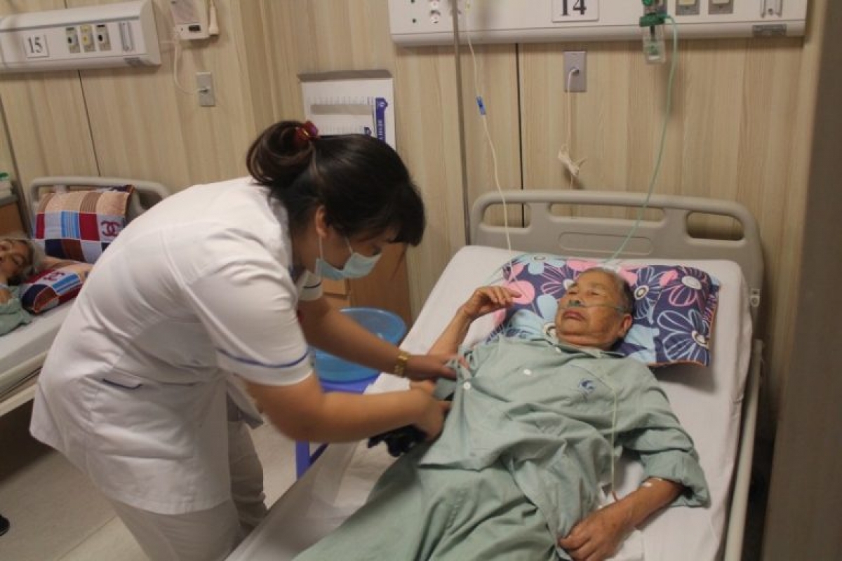 Người cao tuổi được tiếp cận với những dịch vụ khám, chữa bệnh hiện đại khi tham gia BHYT