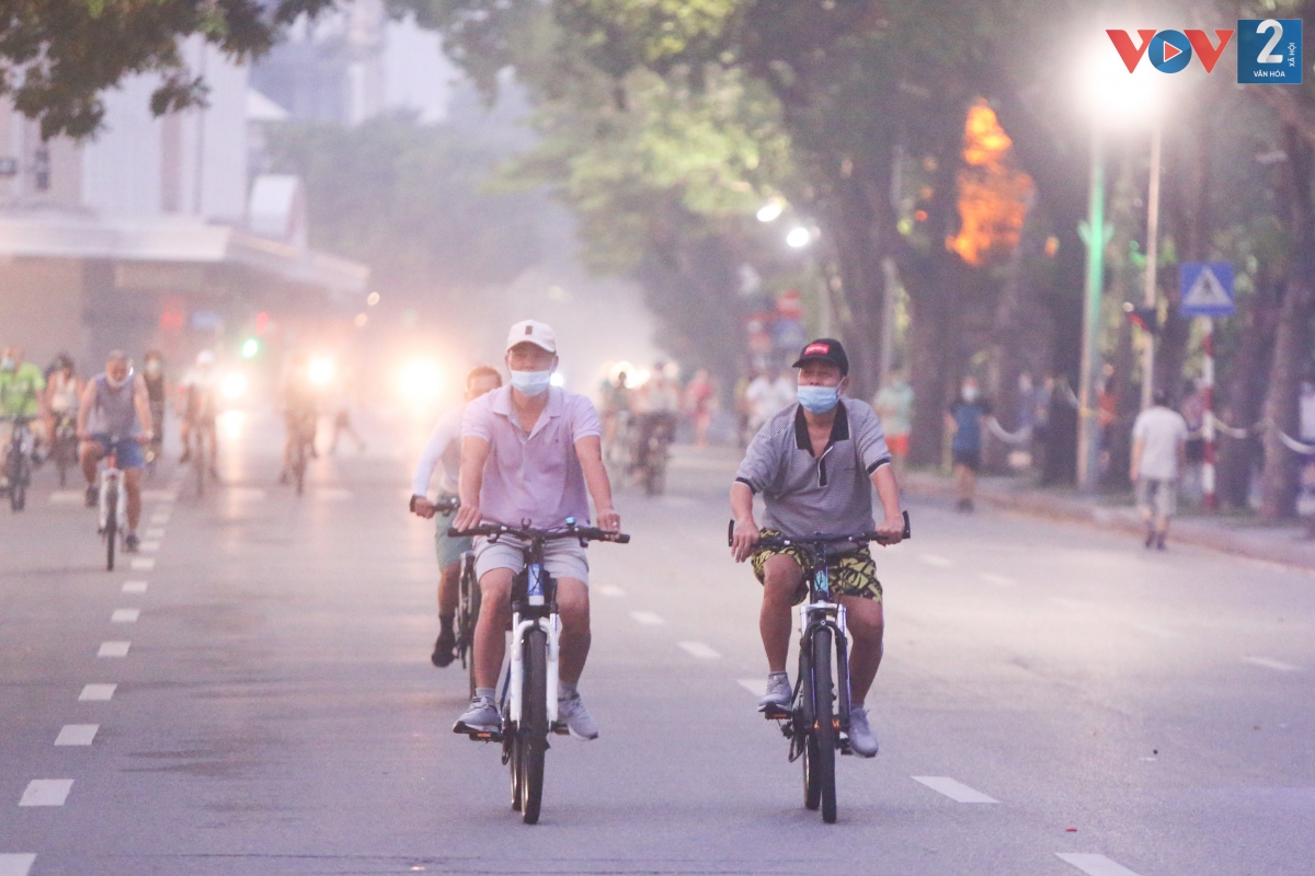 Chiều 27/9, UBND thành phố Hà Nội ban hành Công văn số 3242/UBND-KGVX về việc điều chỉnh một số biện pháp phòng, chống dịch trong tình hình mới trên địa bàn thành phố.