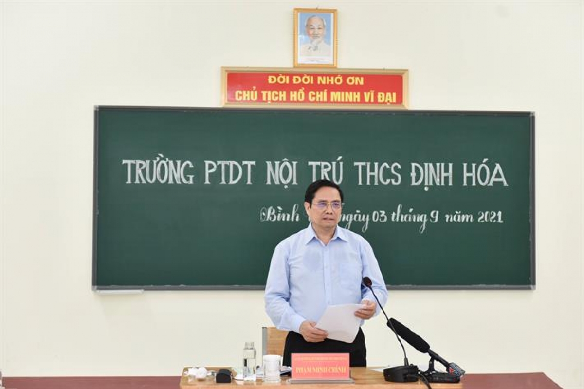 Thủ tướng Chính phủ Phạm Minh Chính tại buổi làm việc trực tuyến với các trường học tại điểm cầu huyện, xã của tỉnh Thái Nguyên về công tác chuẩn bị năm học mới. (Nguồn: Bộ GD-ĐT)