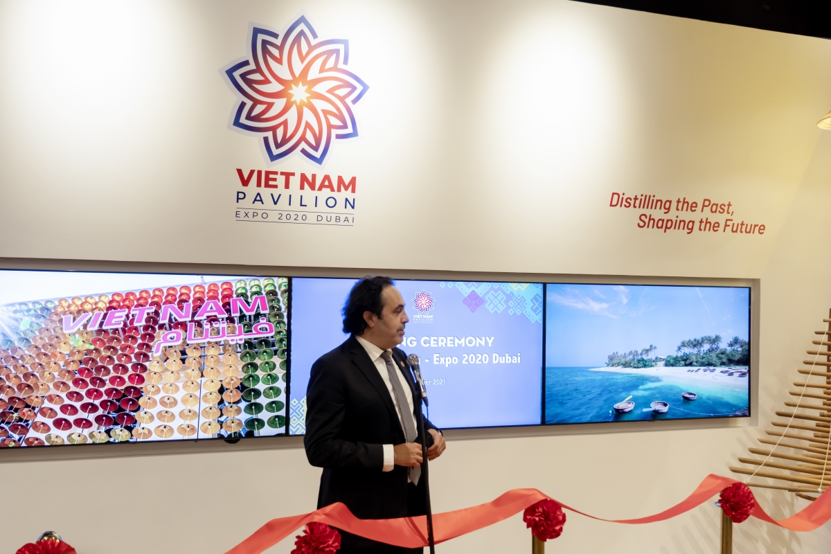 Ông Omar Shehadeh, Tổng Phụ trách các nước tham dự EXPO 2020 Dubai chúc mừng và cảm ơn Việt Nam đã nỗ lực tham gia EXPO 2020 Dubai