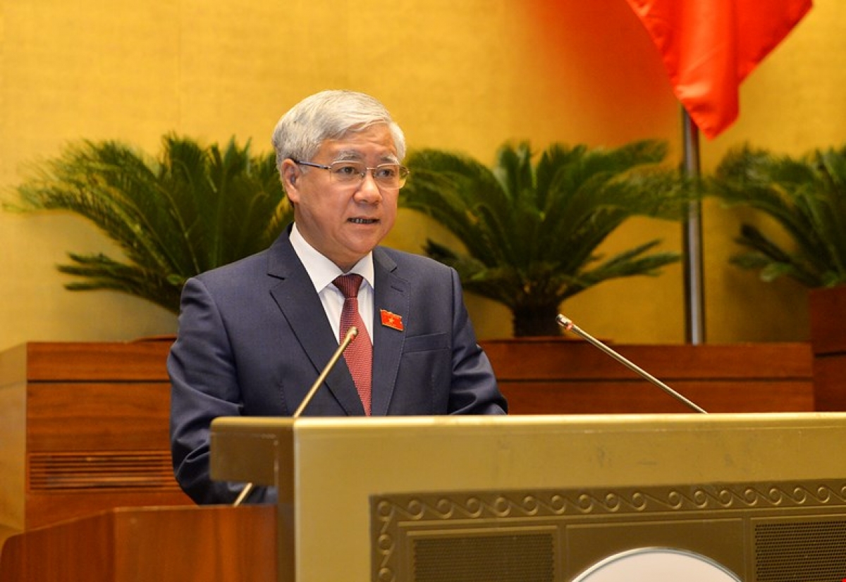 Chủ tịch Ủy ban Trung ương Mặt trận Tổ quốc Việt Nam Đỗ Văn Chiến trình bày Báo cáo tổng hợp ý kiến, kiến nghị của cử tri và Nhân dân gửi đến kỳ họp thứ 2, Quốc hội khóa XV