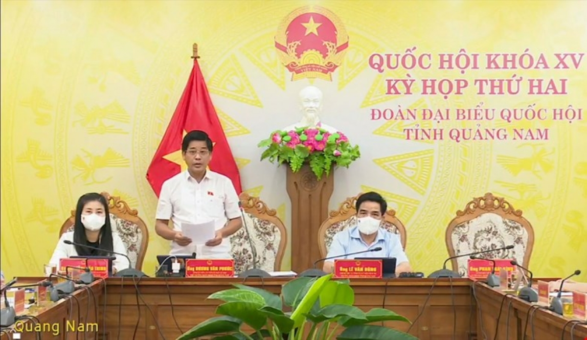 Đại biểu Dương Văn Phước - Đoàn ĐBQH tỉnh Quảng Nam, thảo luận trực tuyến tại điểm cầu Quảng Nam