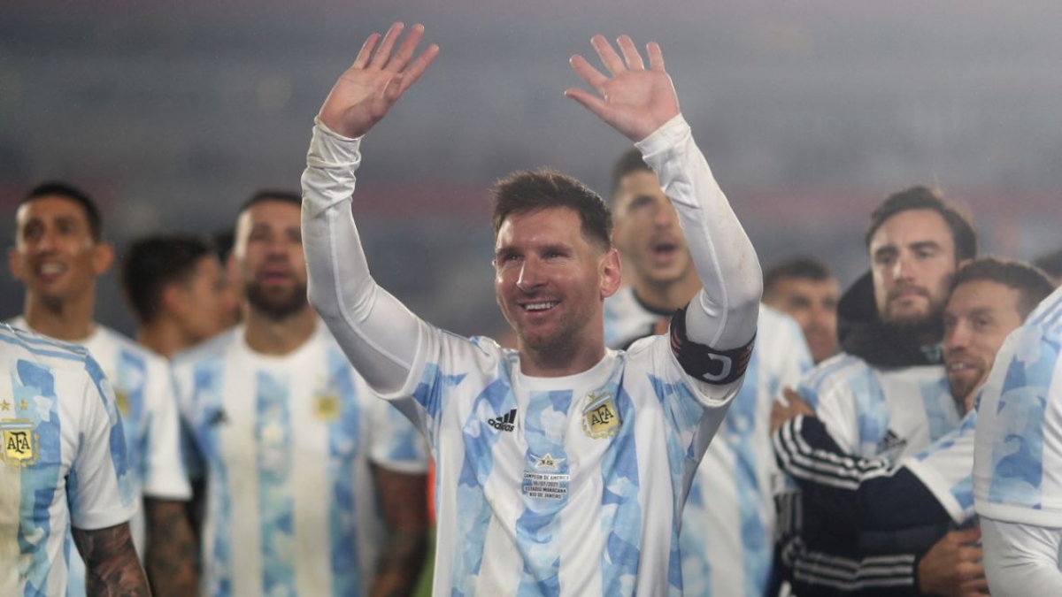 Messi cũng đã làm hòa với NHM đội tuyển, sau cơn ấm ức từ những thất bại tại World Cup và Copa America trước đó