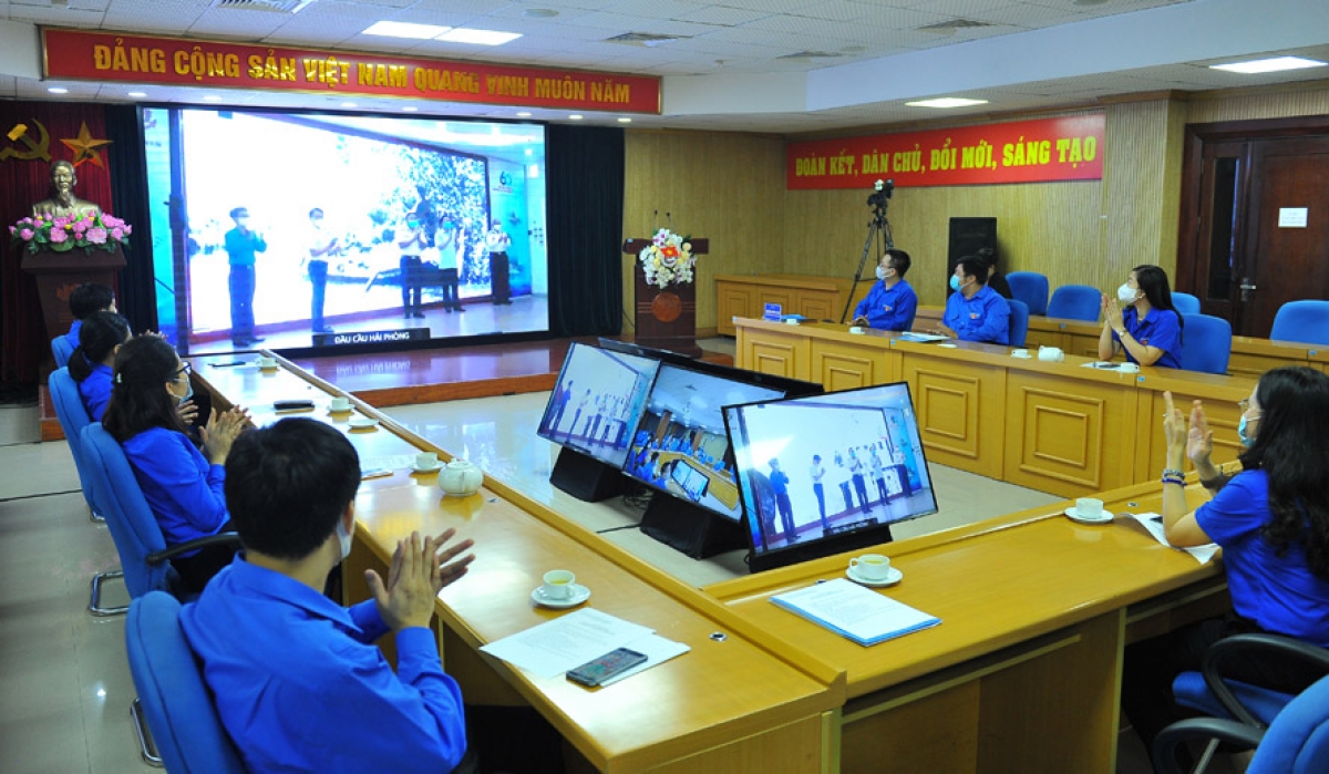 Trung ương Đoàn và Bộ Tư lệnh Hải quân tổ chức thi trắc nghiệm tìm hiểu kiến thức về đường Hồ Chí Minh trên biển.