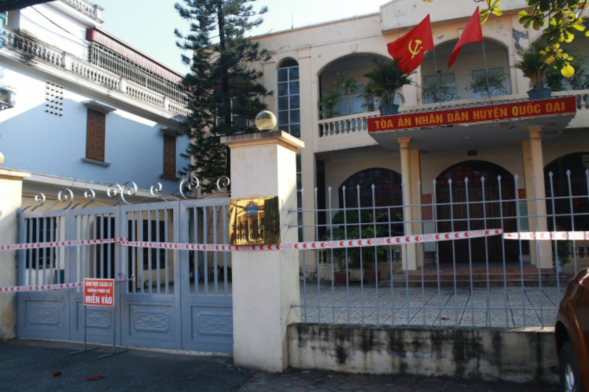 Tòa án nhân dân huyện Quốc Oai tạm thời bị phong tỏa