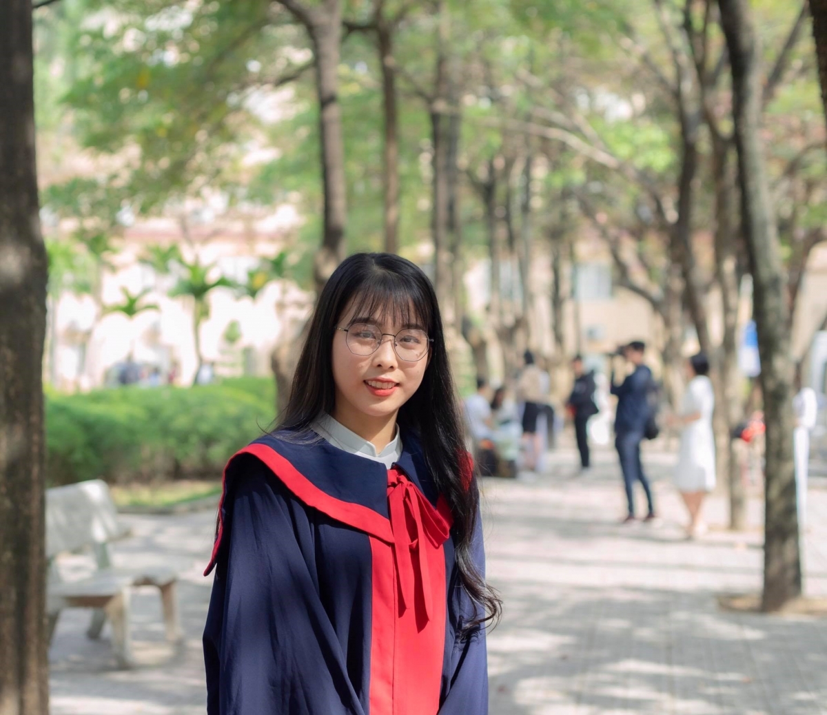 Lê Thị Nguyệt đạt thủ khoa đầu ra trường Đại học Khoa học Xã hội và Nhân Văn, Đại học Quốc gia Hà Nội.