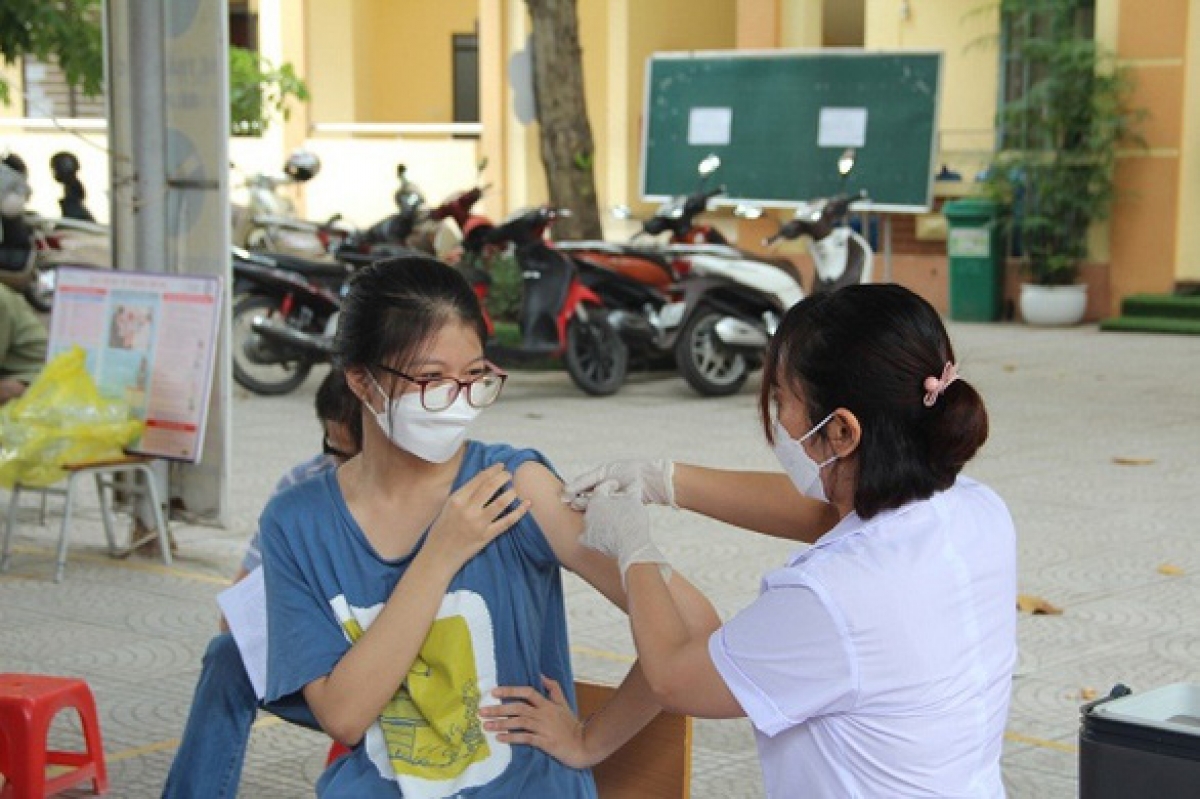 Tiêm vaccine phòng Covid-19 cho người dân tại tỉnh Phú Thọ