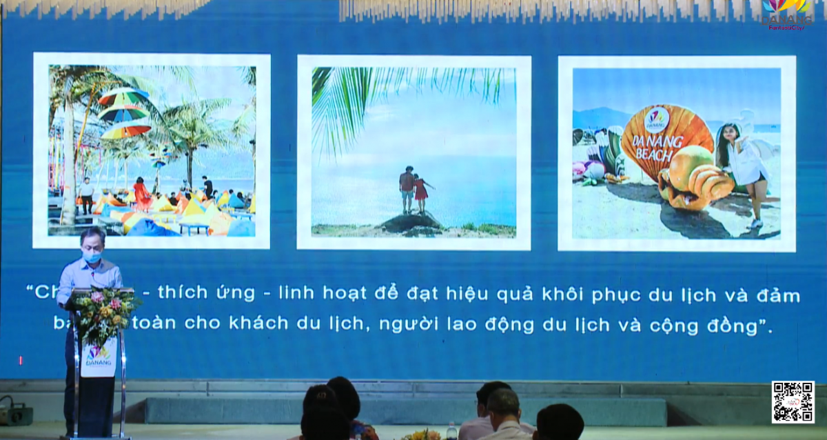 Ông Nguyễn Xuân Bình - PGĐ Sở Du lịch Đà Nẵng giới thiệu kế hoạch khôi phục hoạt động du lịch thành phố trong tình hình bình thường mới. (Ảnh chụp màn hình)