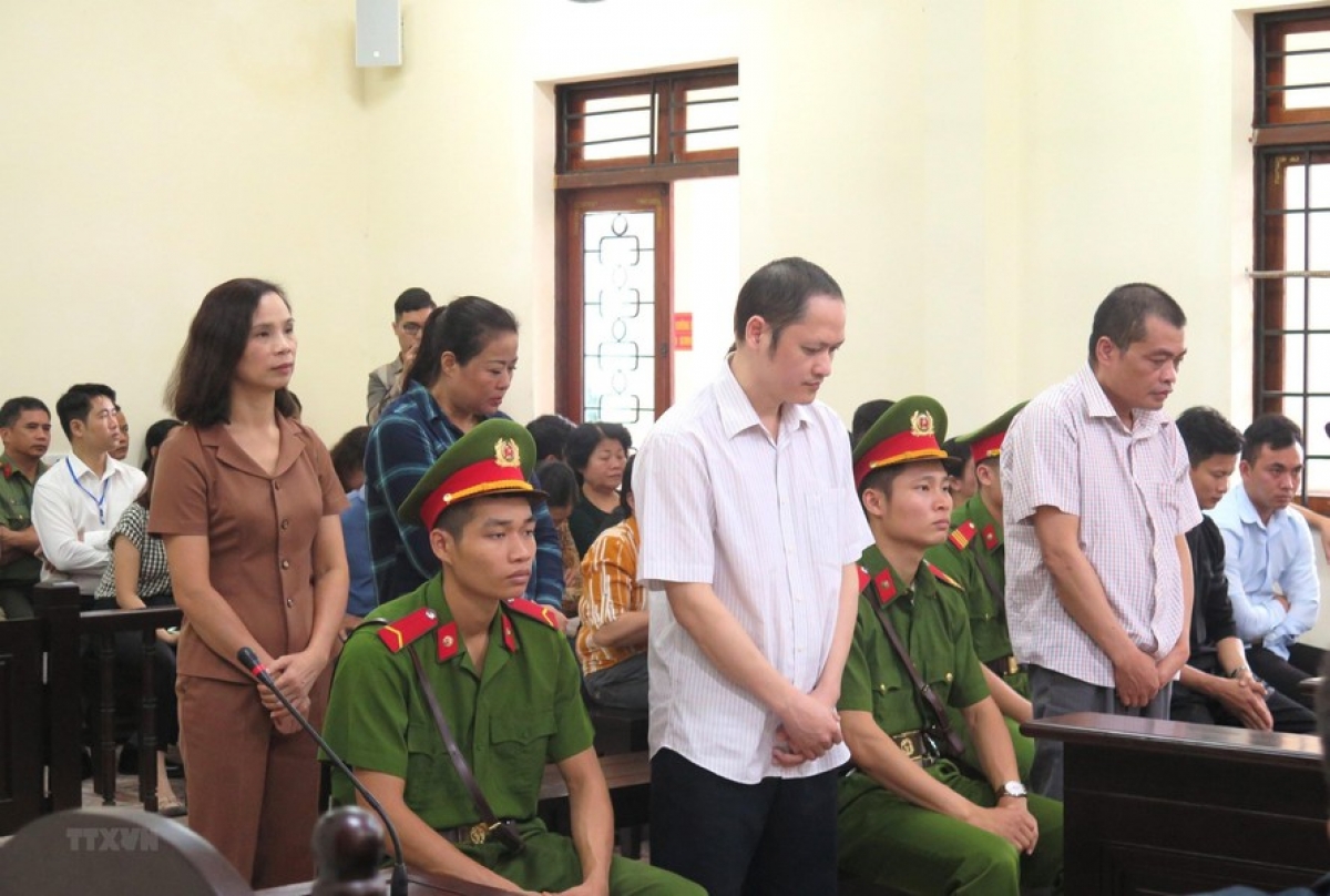 Các bị cáo trong vụ án gian lận điểm thi THPT Quốc gia năm 2018 tại Hà Giang
(Ảnh: TTXVN)