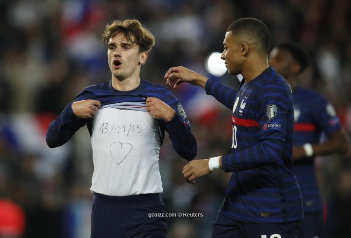Griezmann in dấu giày ở bàn thắng thứ 6 của tuyển Pháp (Ảnh: Reuters)