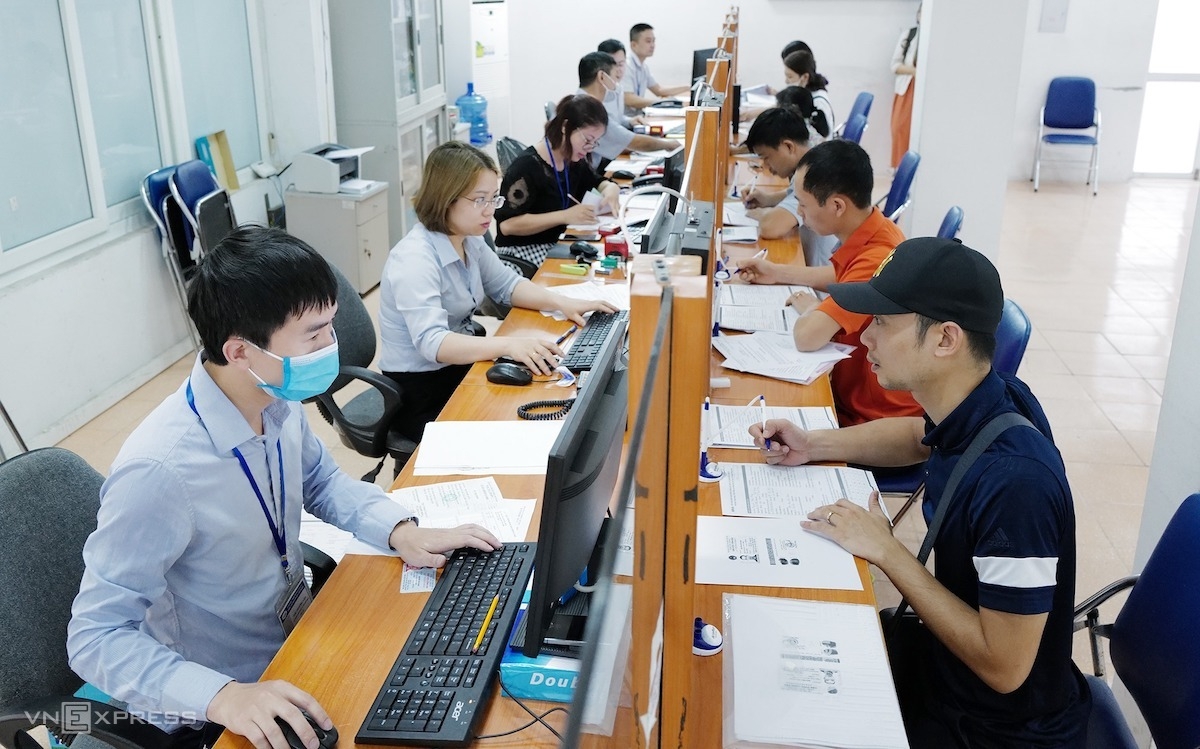 9 tháng đầu năm 2021, Trung tâm Dịch vụ việc làm Hà Nội tiếp nhận hơn 48.000 lao động đến làm thủ tục hưởng trợ cấp thất nghiệp. 