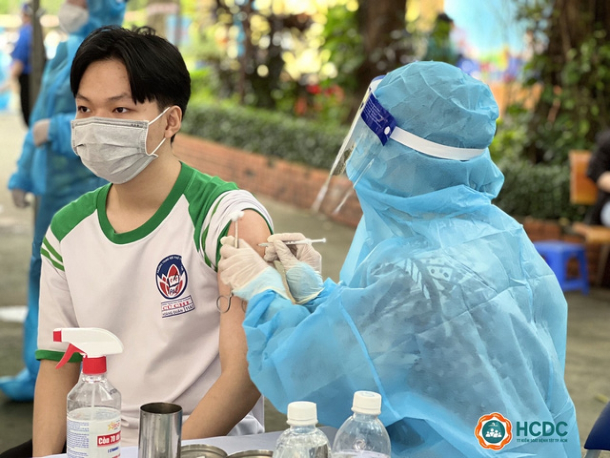 TP Hồ Chí Minh là địa phương đầu tiên triển khai tiêm vaccine cho trẻ 12-17 tuổi và hiện đã cơ bản hoàn thành mũi 2 cho học sinh