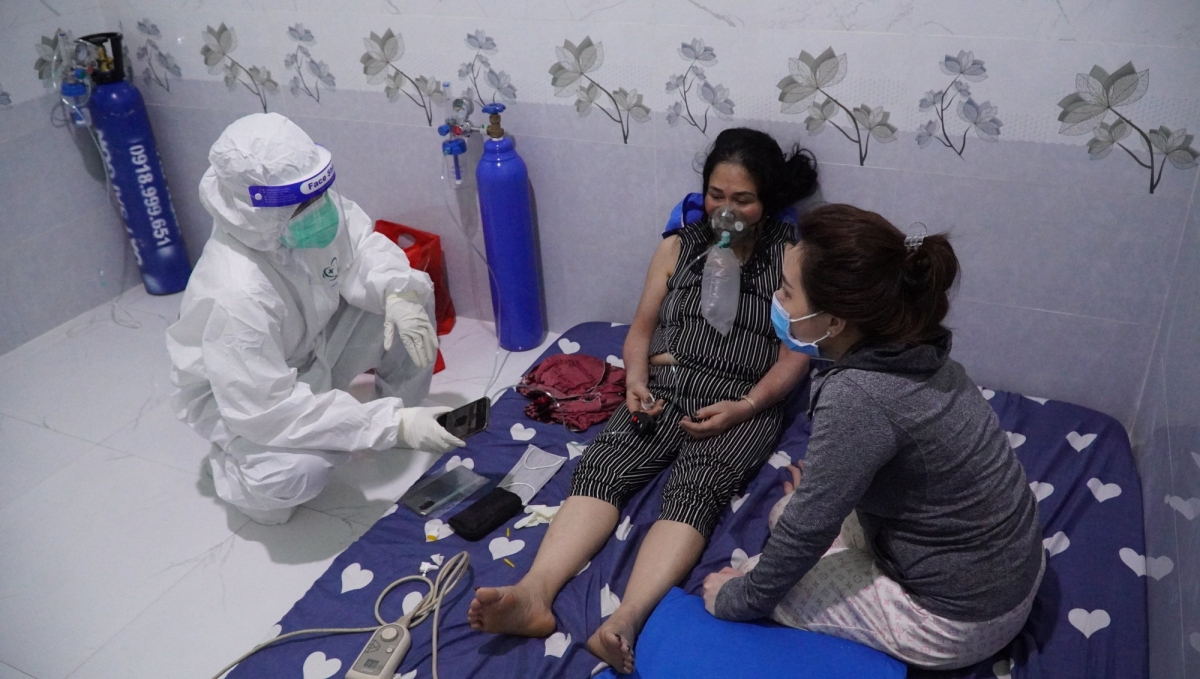 Chăm sóc bệnh nhân Covid-19 tại nhà ở TP Hồ Chí Minh