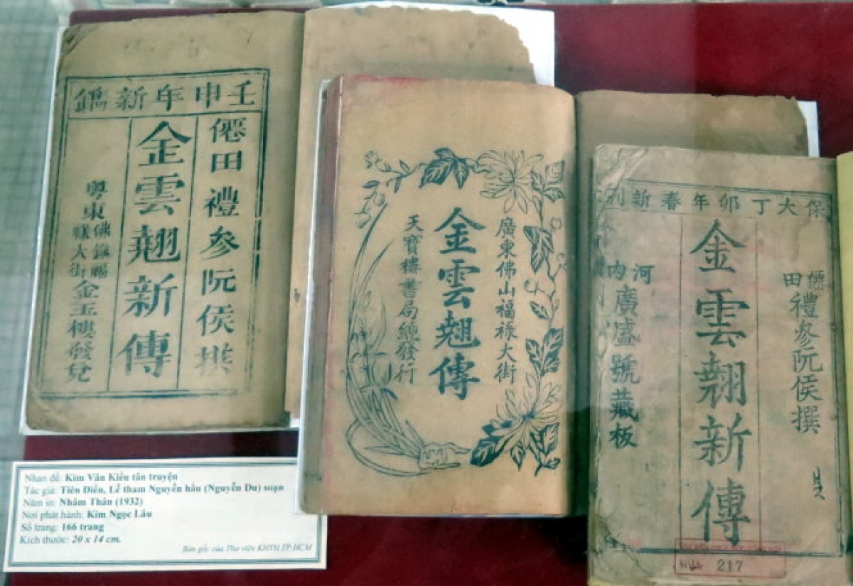 Những bản Truyện Kiều cổ được trung bày tại Thư viện Khoa học Tổng hợp TP.HCM. Ảnh: Internet