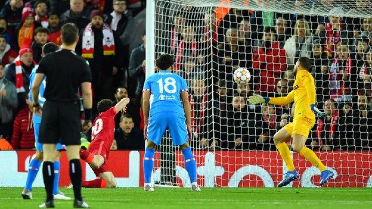 Diogo Jota đánh đầu mở tỷ số cho Liverpool (Ảnh: Internet)