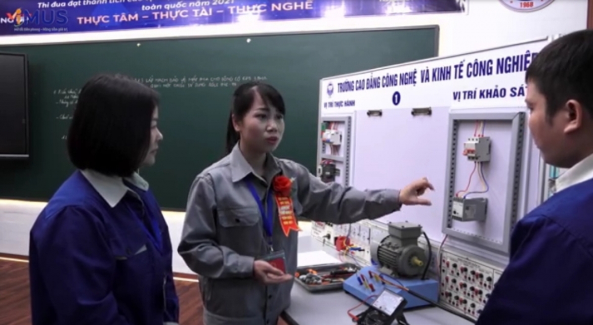 Cô Vũ Thị Phương tham gia Hội giảng nhà giáo giáo dục nghề nghiệp năm 2021